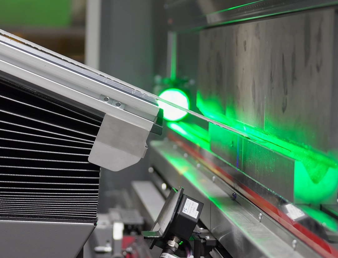 Bystronic press brake folding aid